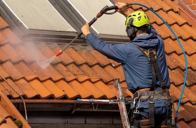 Démoussage et hydrofuge de toiture à Épron